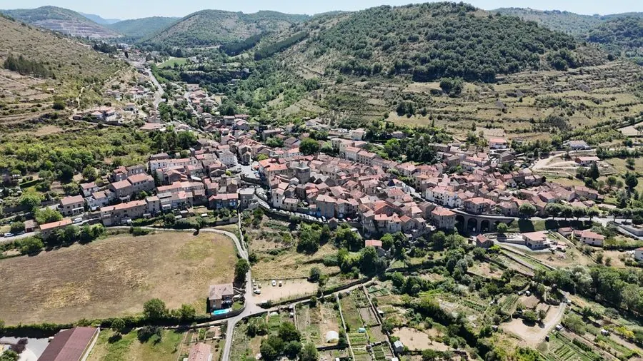 Vue panoramique du village de Saint-Rome-de-Tarn